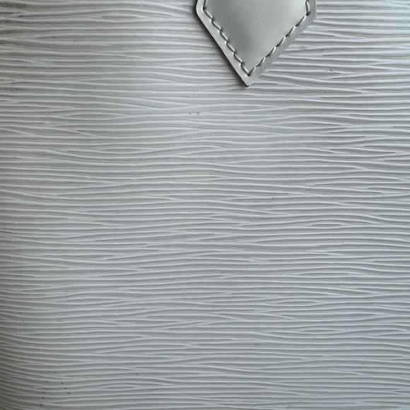 Louis Vuitton Alma PM Epi Leather Blaco (White) - Picture 11 of 14